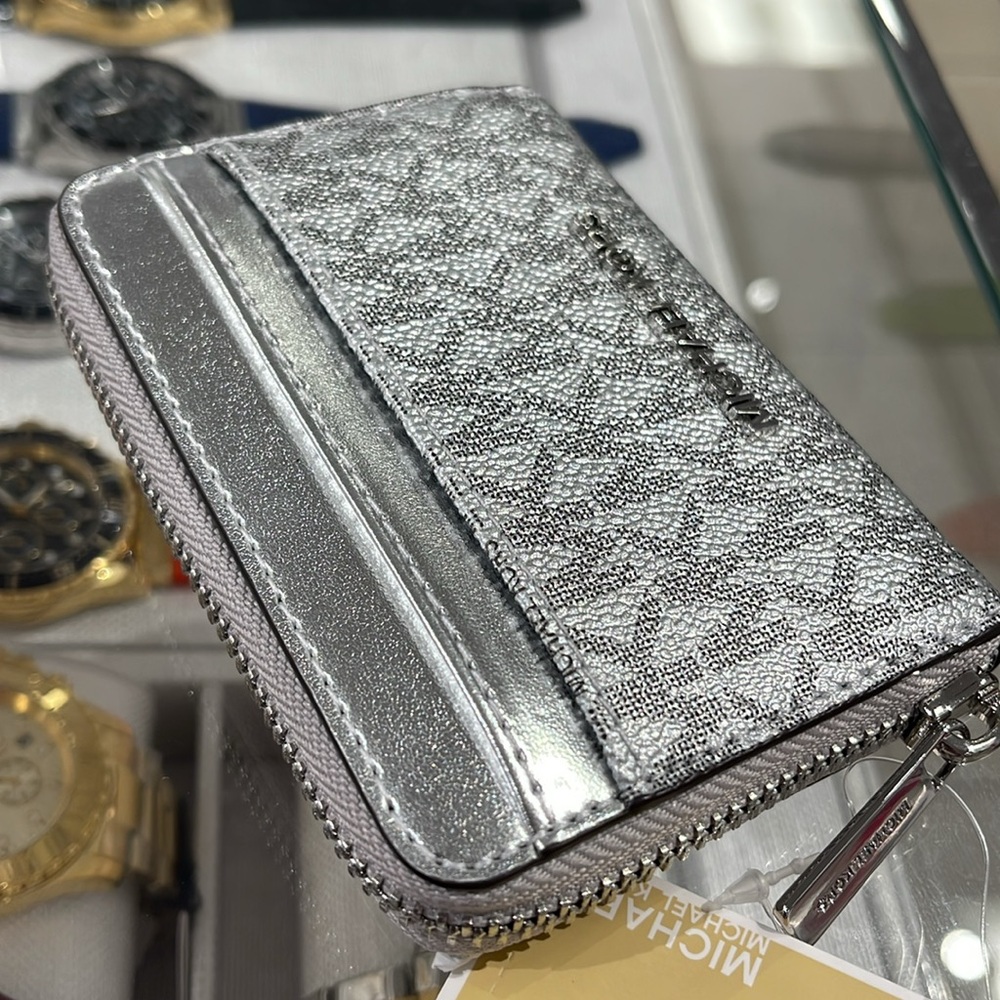 Michael Kors Women Medium Logo Zip Around Card Case Coin Pouch Wallet Silver
NWT - Picture 8 of 16